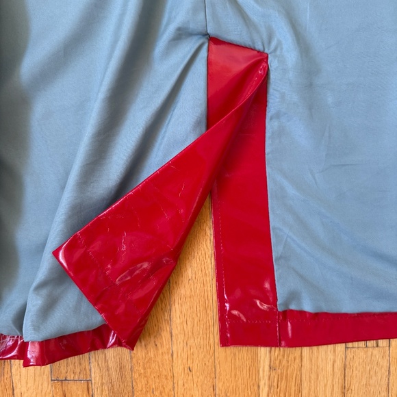 Show-stopping vintage 90s faux patent-leather trench in fire-engine red ❤️‍🔥 - Picture 9 of 14